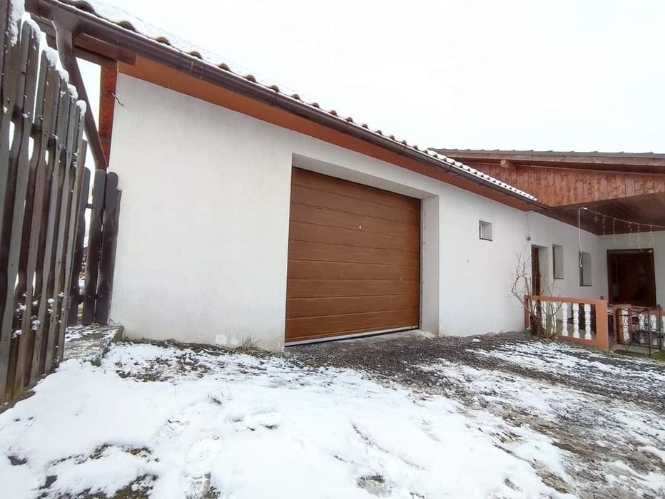 Usi de garaj secționale producător