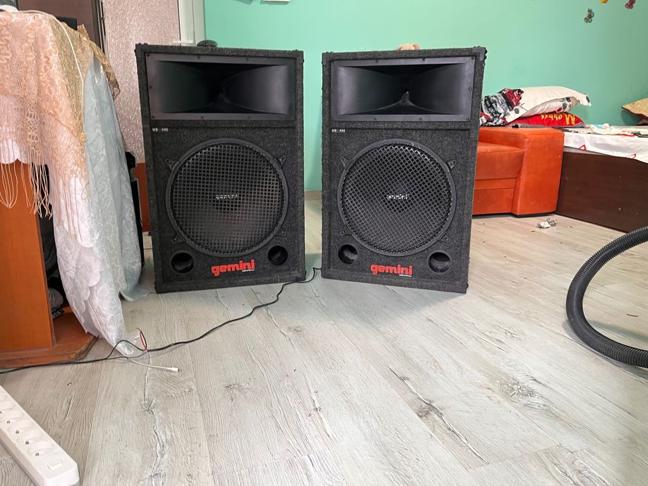 Vând boxe pasive Gemini MB 440+amplificator pionner