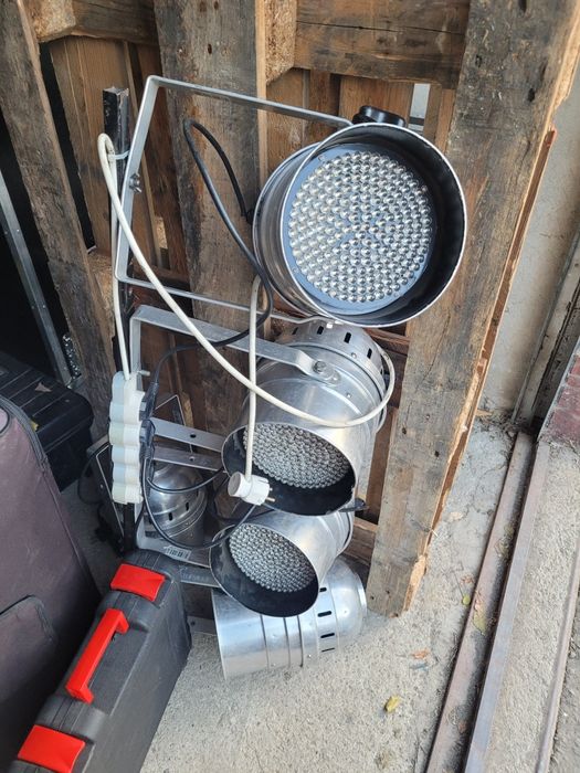 Stairville Led Par 64 8 bucati cu rack si bara inclusiv