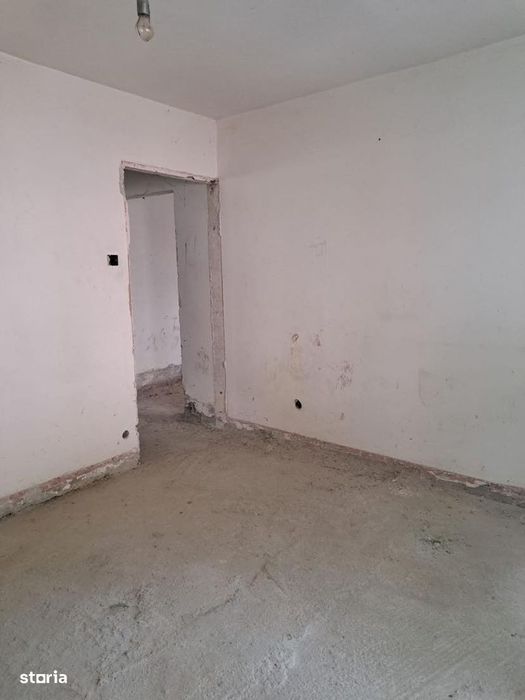 Apartament 2 camere de vanzare , Carpati 2 , et. 1 , 62.900 euro neg.
