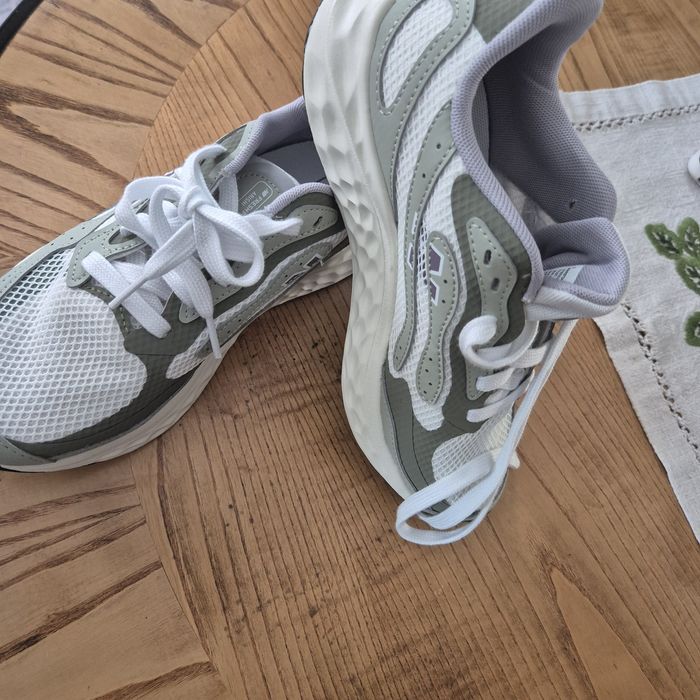 Adidași balace ,noi! Aduși din America, nr.37,5