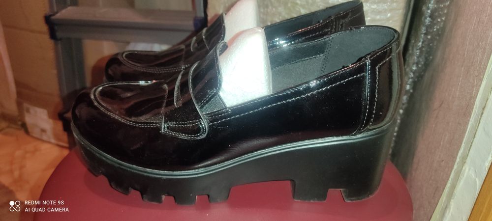 Продам женские лоферы