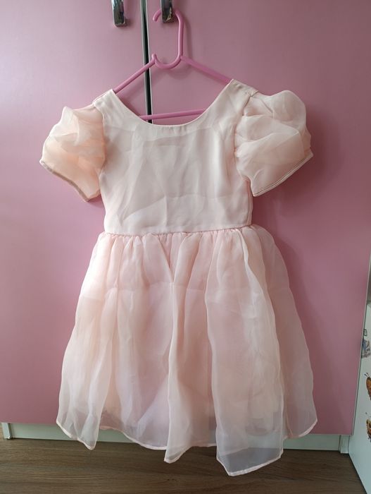 Vând rochie fete 130 cm