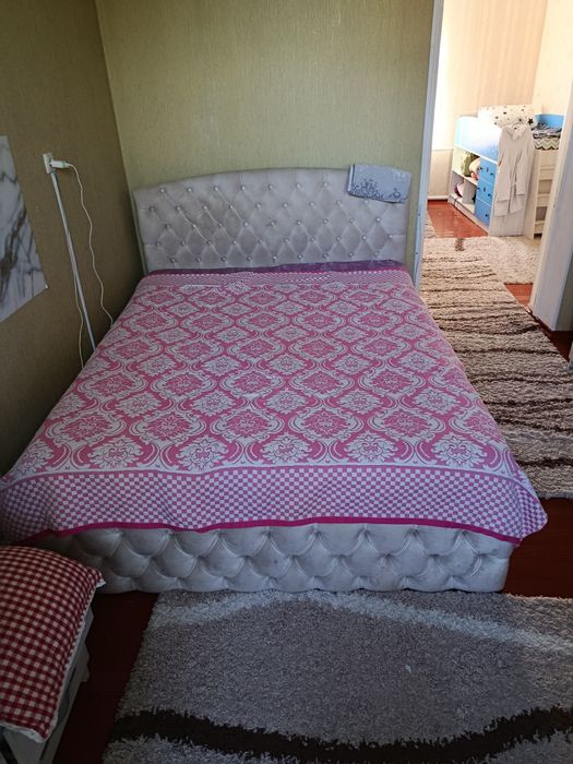 Продам двухспальную кровать