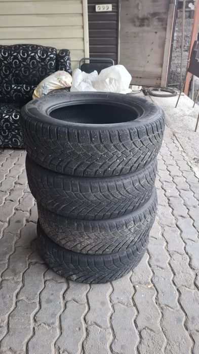 Зимние шины 215/60/16
