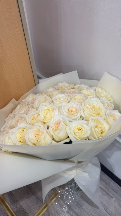Букет из белых роз