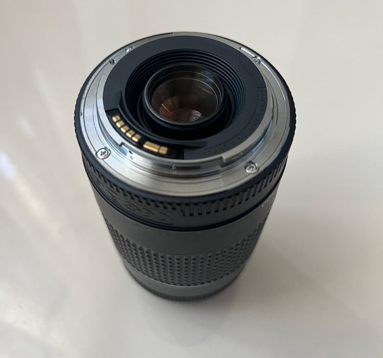 Obiectiv Canon EF 75-300mm f/4-5.6 III