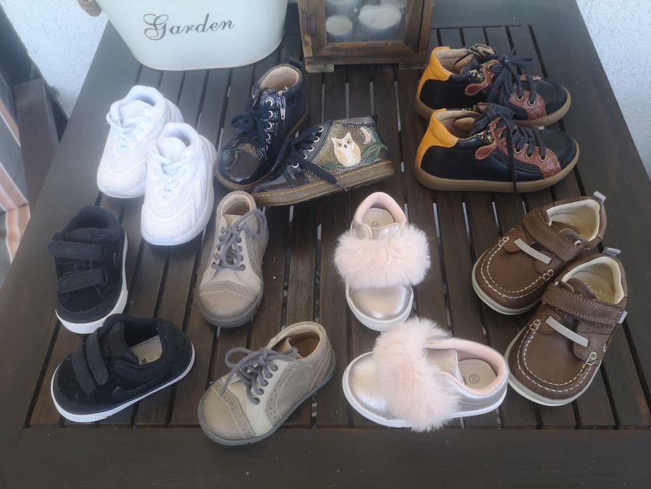 Различни детски обувки!