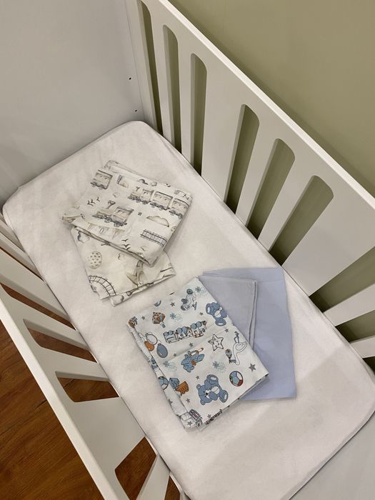 Детская кроватка с матрасом