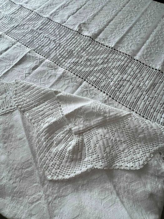 Față de masă 100% bumbac cu dantelă lucrată manual, 2,5 m, nouă