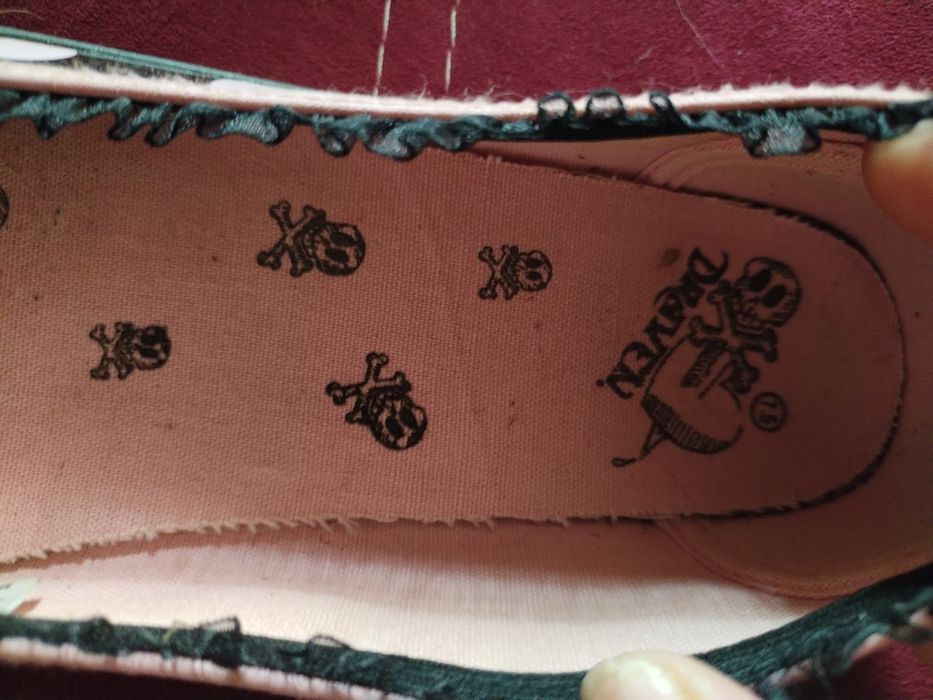 Чисто нови силиконови обувки