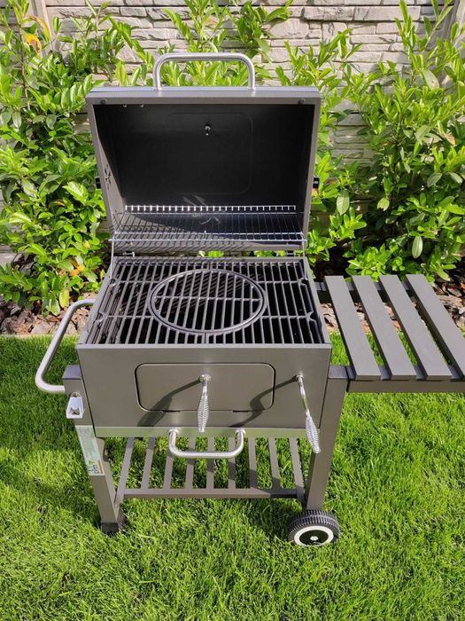 Vand gratar nou, cu grill din fonta, structura de otel