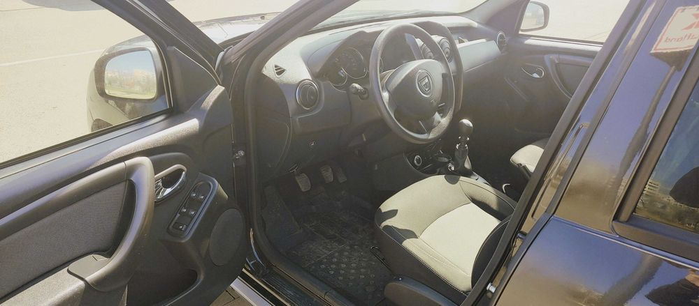 2017 Dacia Duster Laureate SCe 1.6i\LPG 4WD 6-speed / EUR 11 760