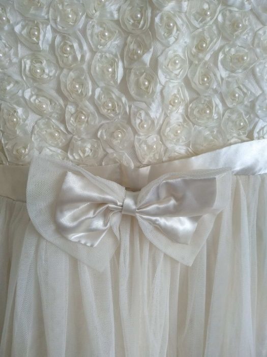 Прекрасна детска рокля за повод  :)