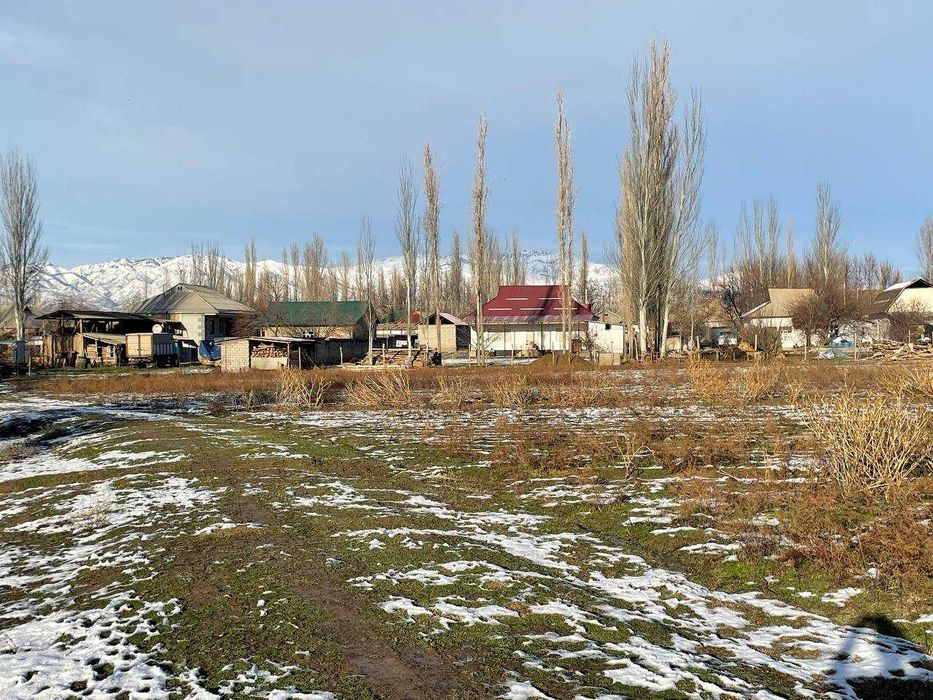 Продается земельный участок 4 сотки в Янгиаул