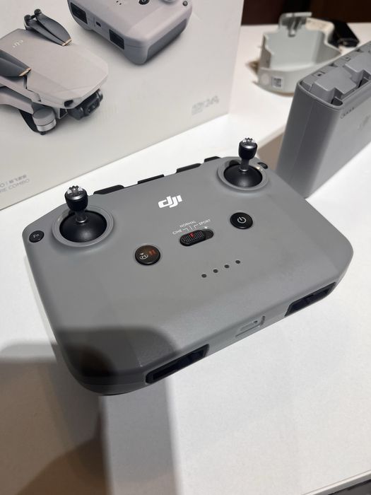 Продаю дрон dj mini 2