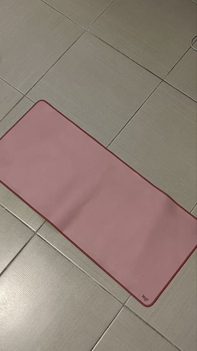 Mousepad roz Logitech