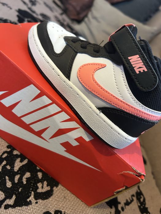 НОВИ детски кецове Nike