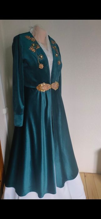 Продается наряд, ручная обработка.