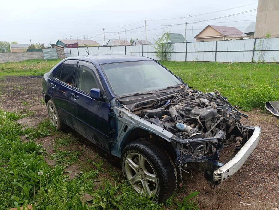 Lexus is 300 сатылады