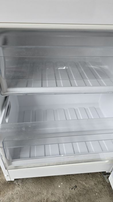 Холодильник  Indesit No Frost