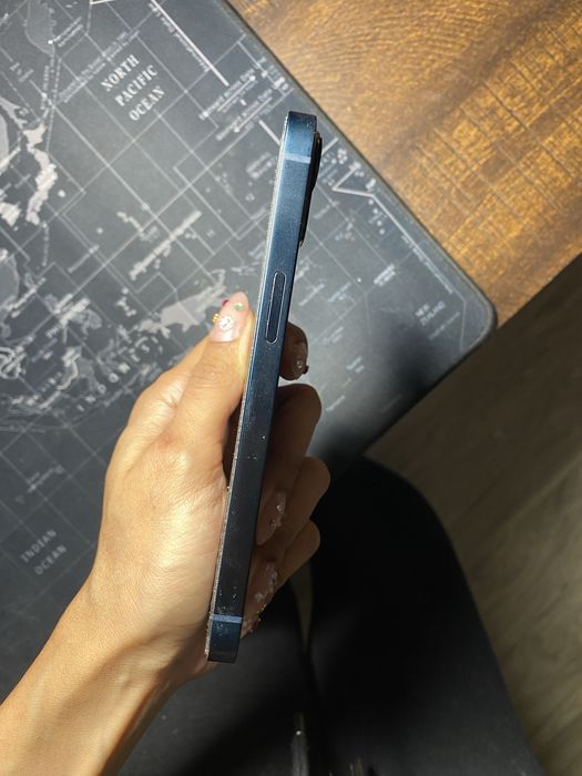 iPhone 13 – Stare Excelentă – Fără Lovituri – 100% Funcțional