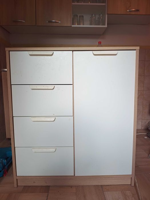 Vând dulap 80 cm lungime pe 35 lățime