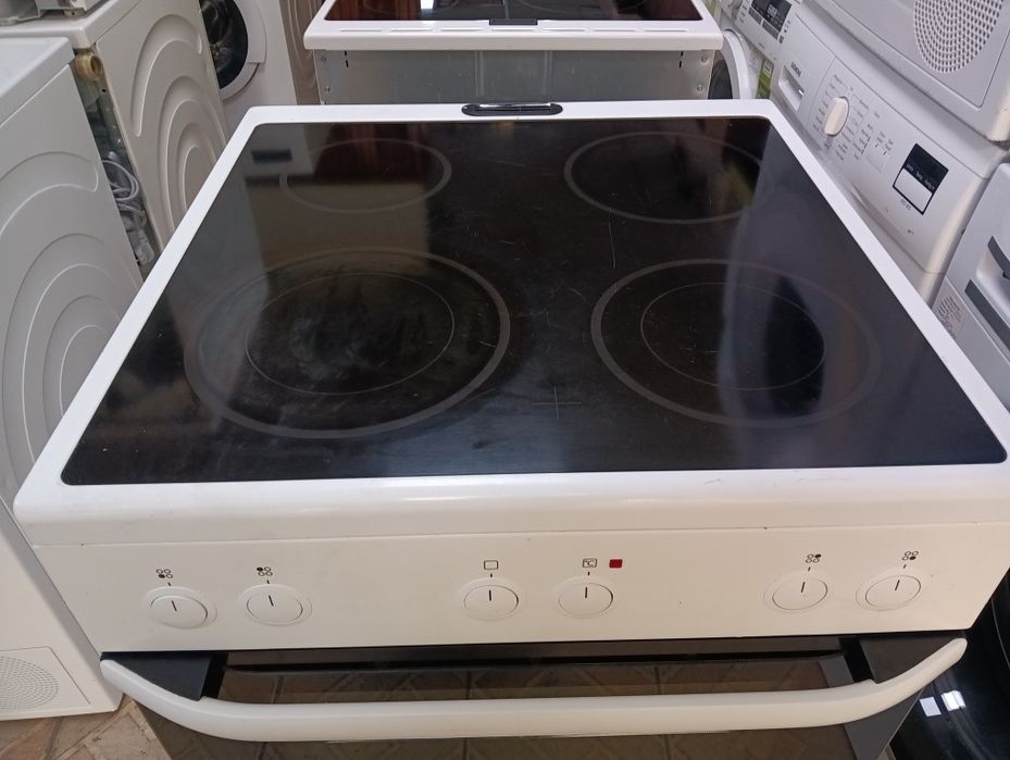 Свободно стояща печка с керамичен плот VOSS Electrolux 2годиниГаранция