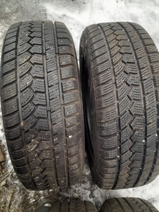 Anvelope iarna 195 60 15, capac janta ford