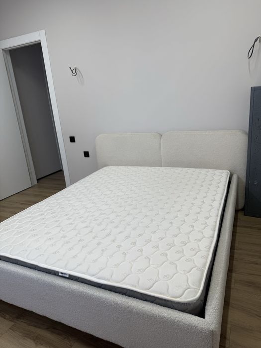 Кровать трендовая ткань букле