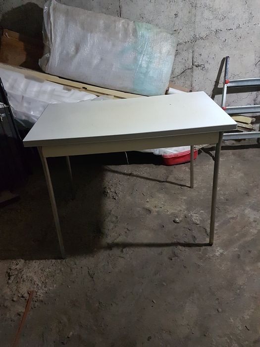 Masa de bucatarie cu blat mdf ,90×60×80 (h)pret  300.leiM