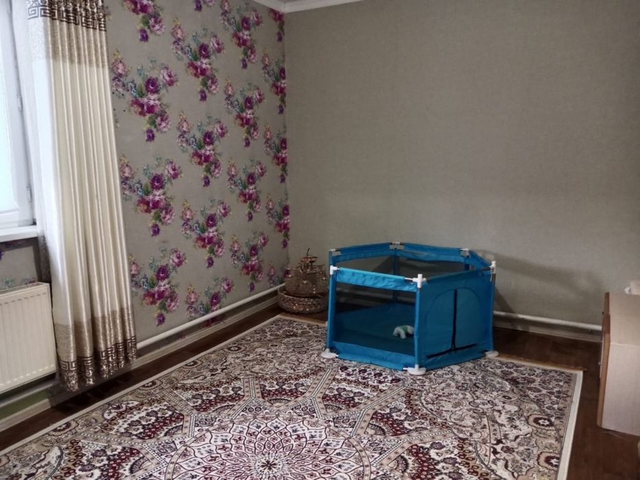 Аксай 2  ден 3 болмели уй сатылады.
