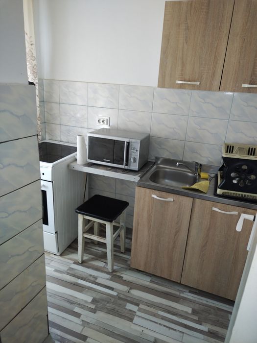 Închiriez Garsoniera