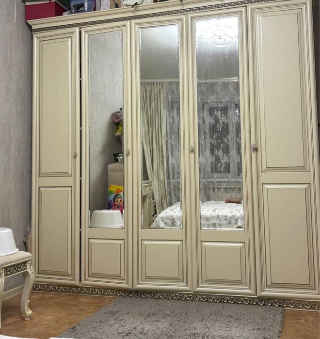 Продам спальный гарнитур