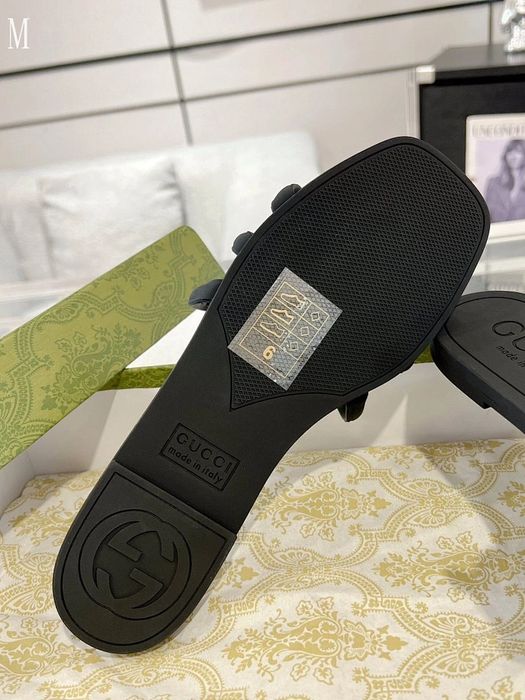 GG Interlocking G Rubber Slide - Black