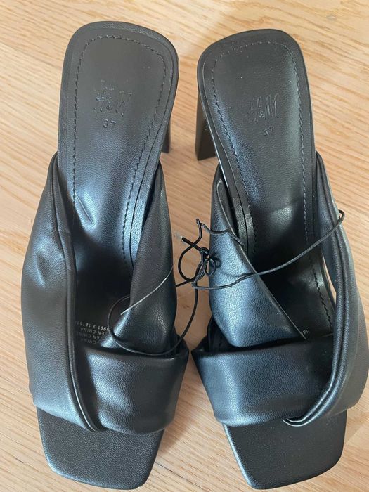 Sandale noi, cu eticheta H&M