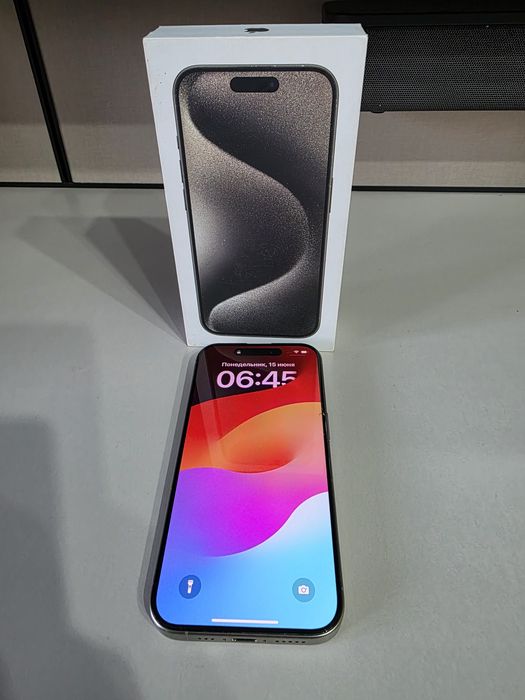 Продам телефон IPhone 15 pro 256gb