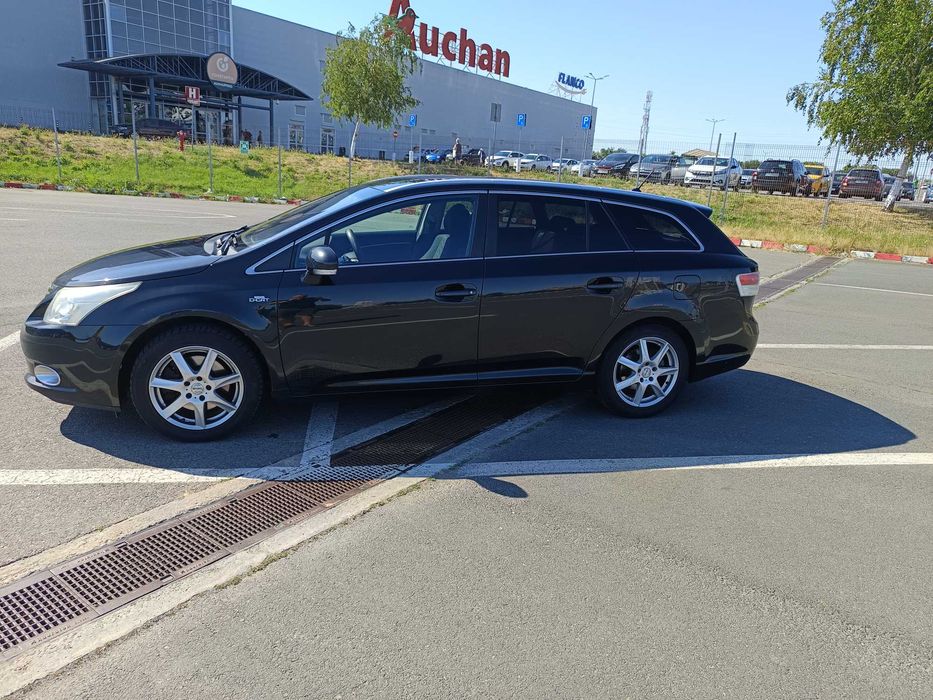Toyota Avensis 2009  177 cp