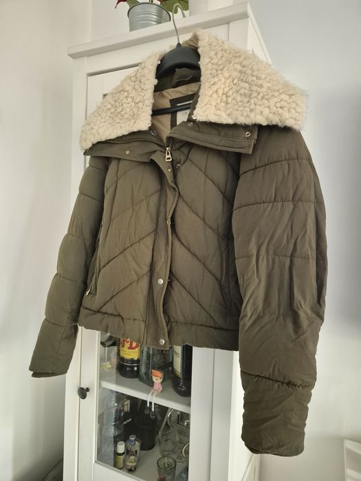 Vand geaca iarna dama Zara cu guler blana detașabil