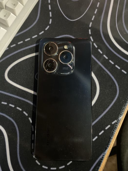 Продам tecno spark 20 pro