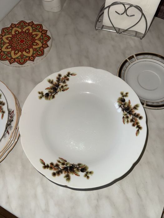 Продам сервиз(10 тарелок)
