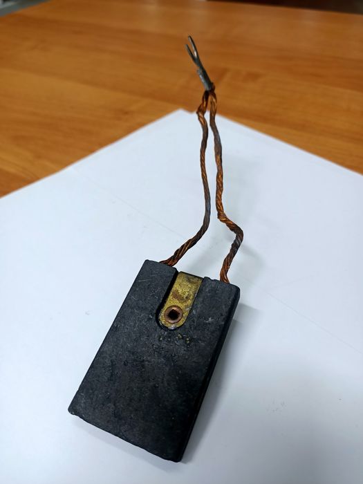 Электрографитовый щетки