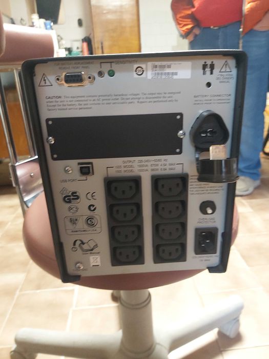 Smart UPS 1000 добро състояние