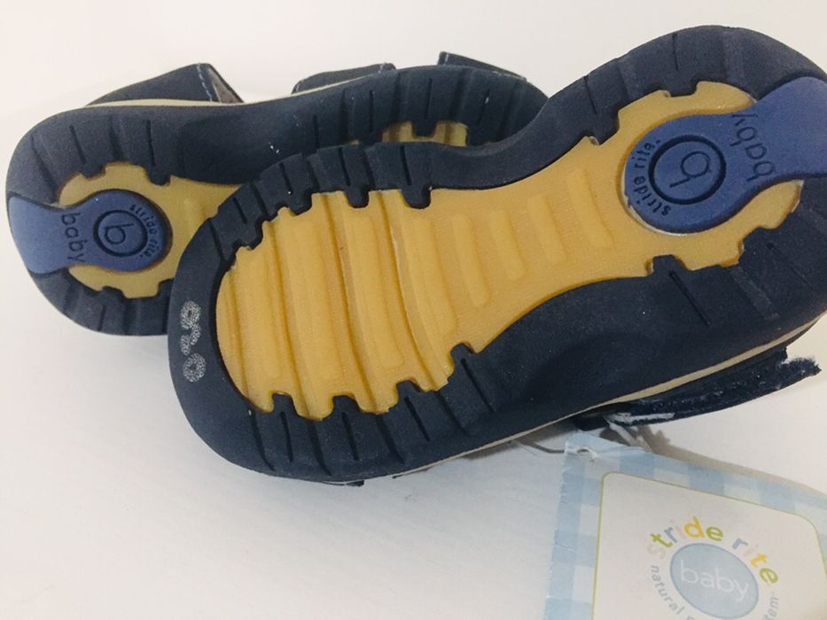 Нови сандали за момче