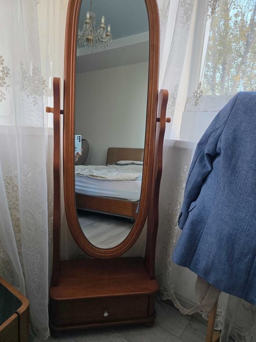 Продам спальный гарнитур