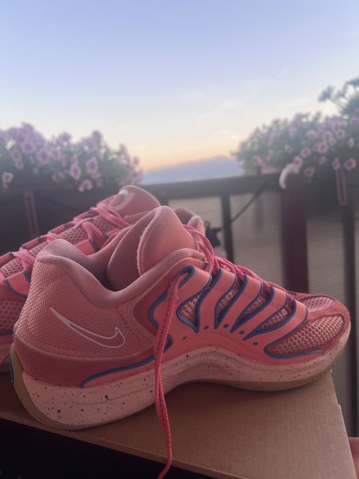 KD 18 stare foarte buna plus am si cutia originala (prețul este negociabil )