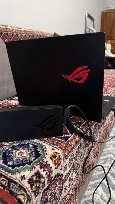 Asus Rog Zephyrus M
