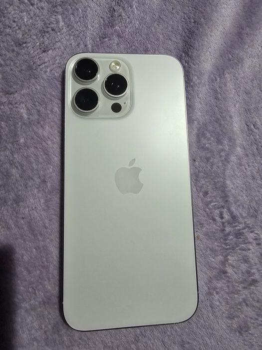 Iphone 16 pro max(piese)