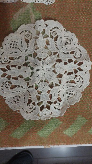Продам салфетку кружевную