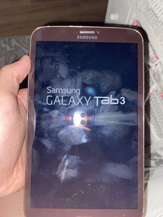 Продается Galaxi Tab 3 срочно